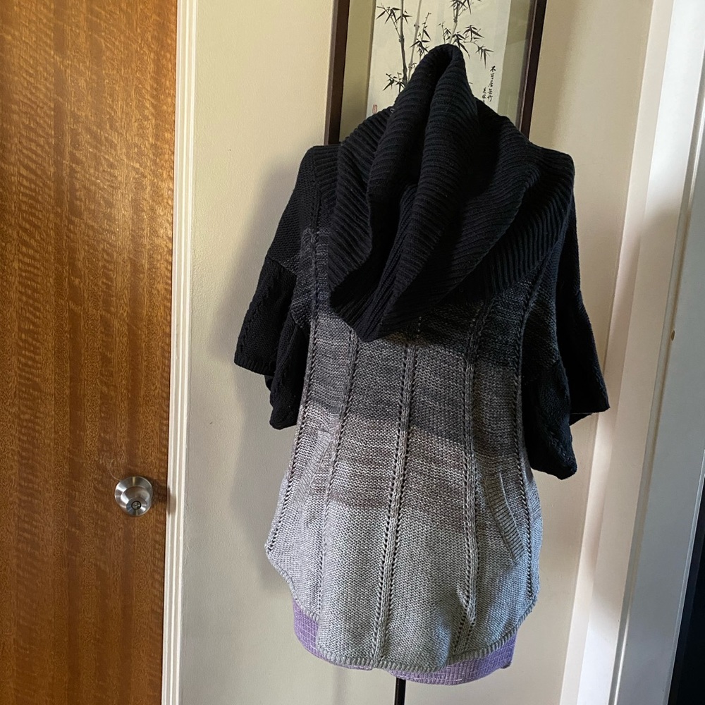 BCBG Ladies sweater w/kangaroo pocket